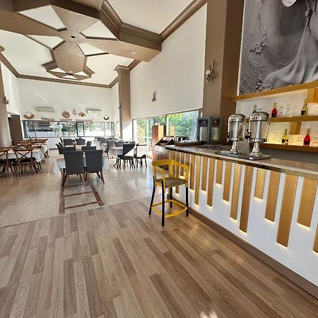 Silver Tower Residence 库萨达斯 外观 照片