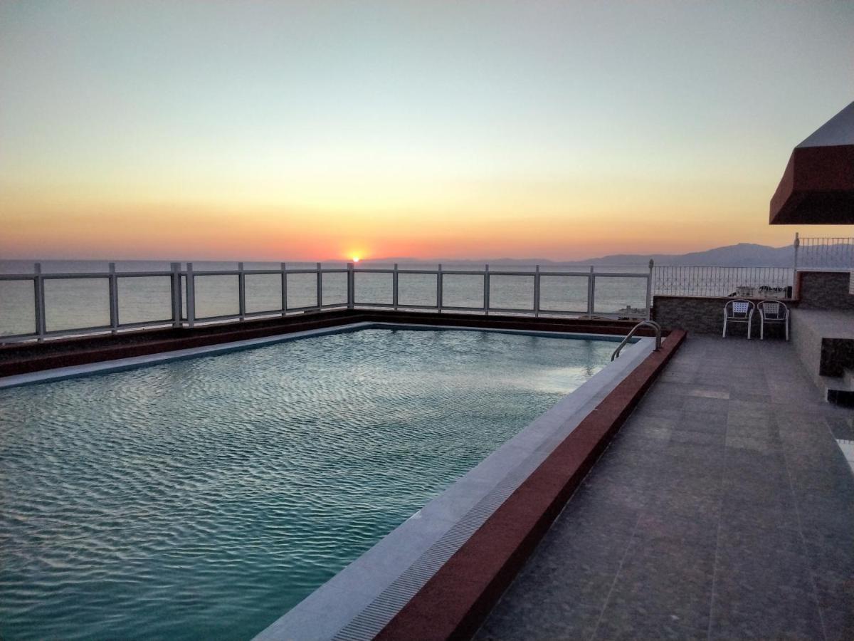 Silver Tower Residence 库萨达斯 外观 照片