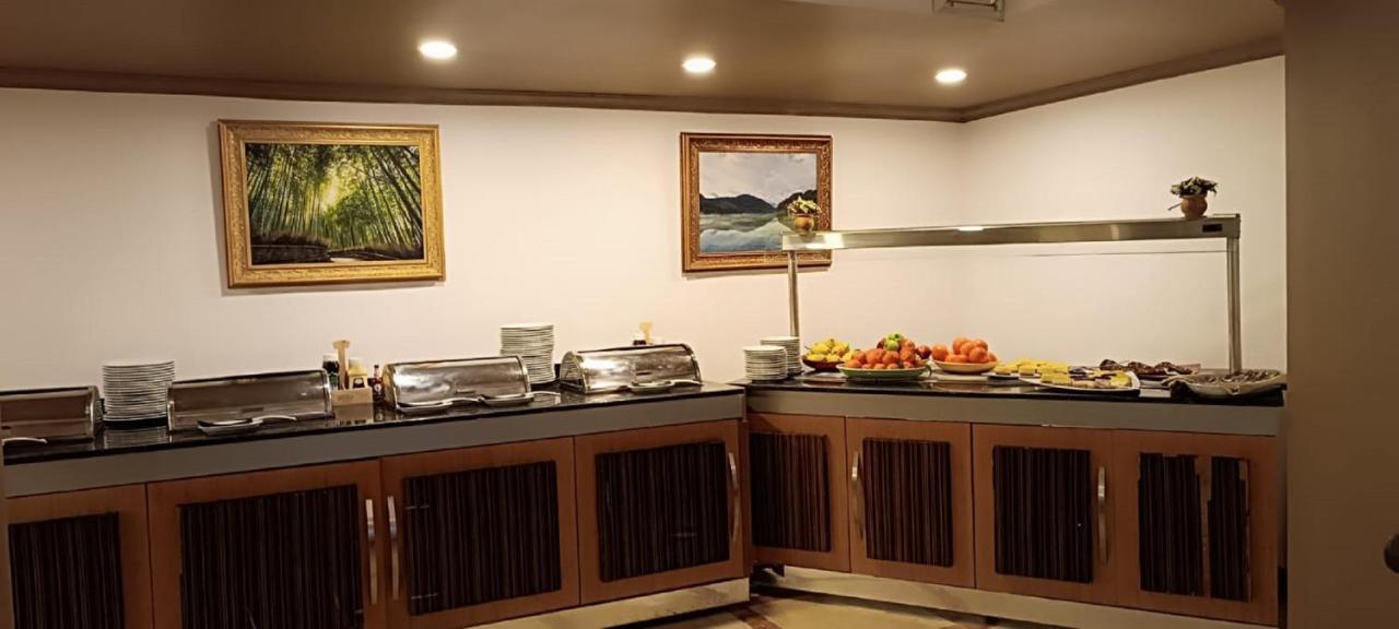 Silver Tower Residence 库萨达斯 外观 照片