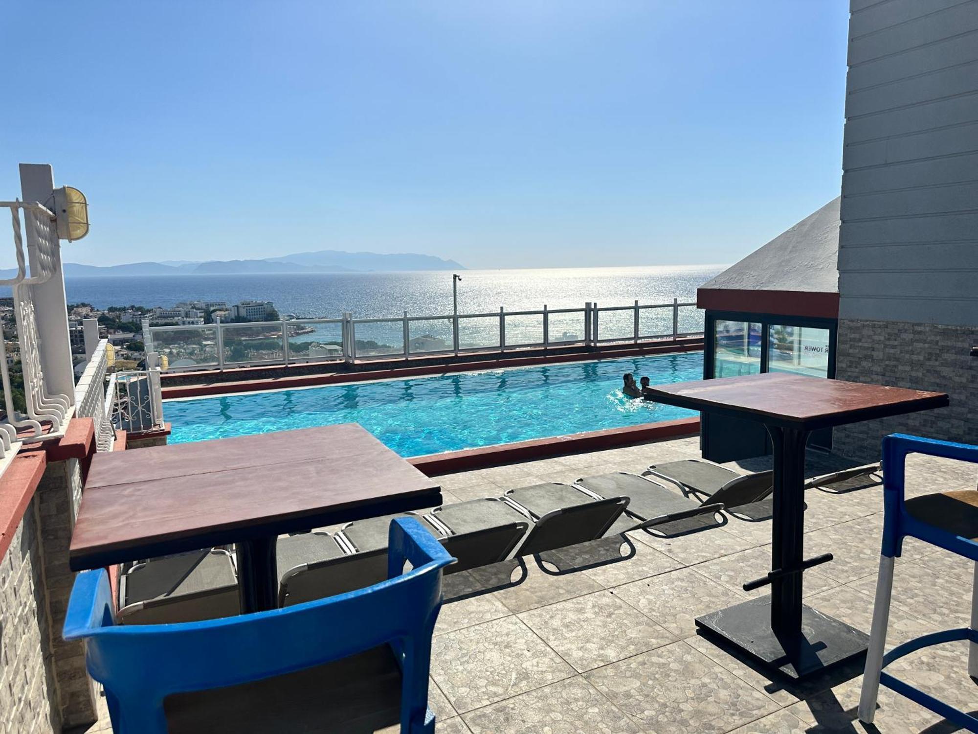 Silver Tower Residence 库萨达斯 外观 照片